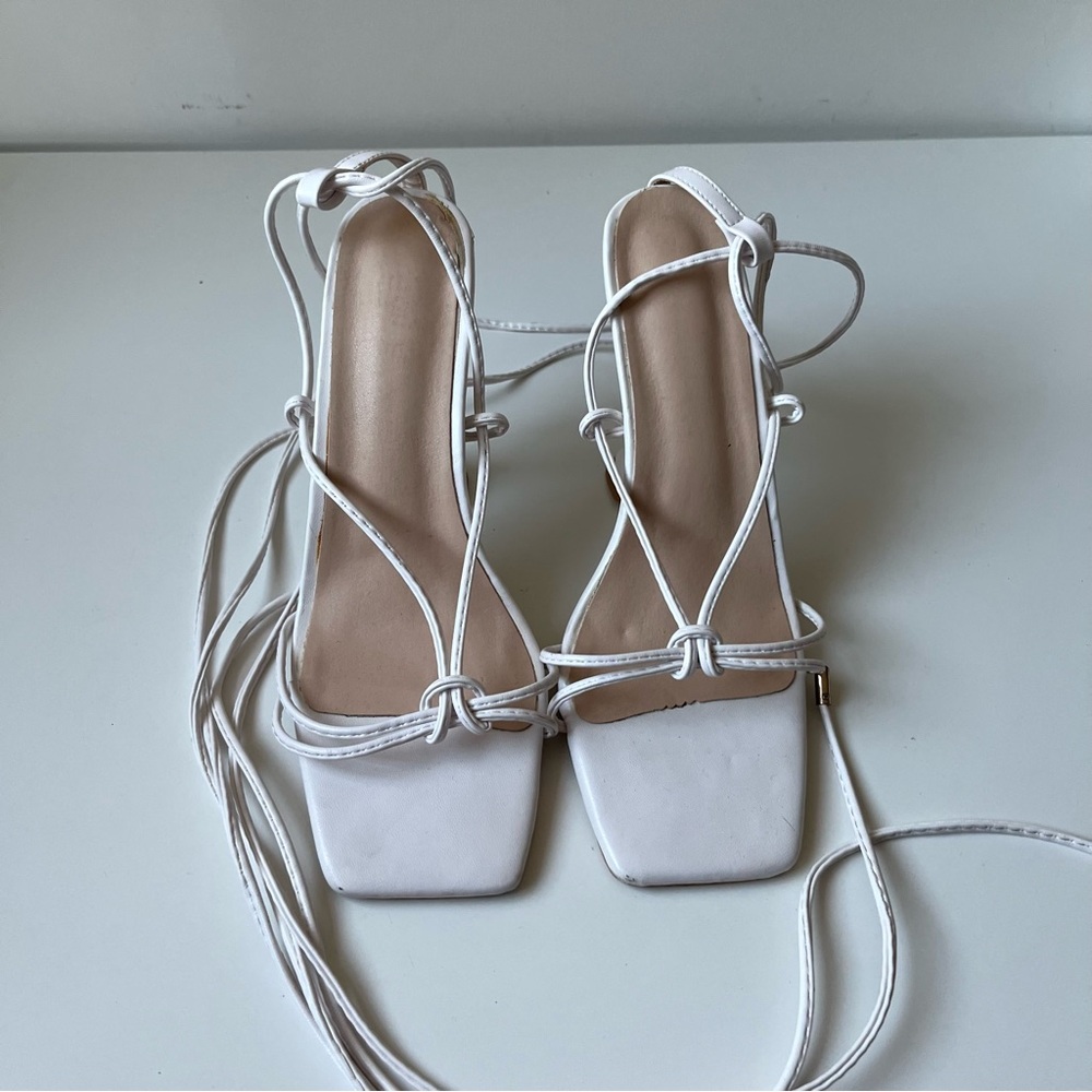 Elegant White Strappy Tie Heels Size 41